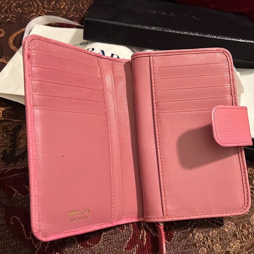 Authentic Prada wallet - Picture 11 of 12
